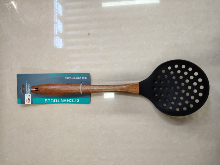 Шумовка с дерев ручкой